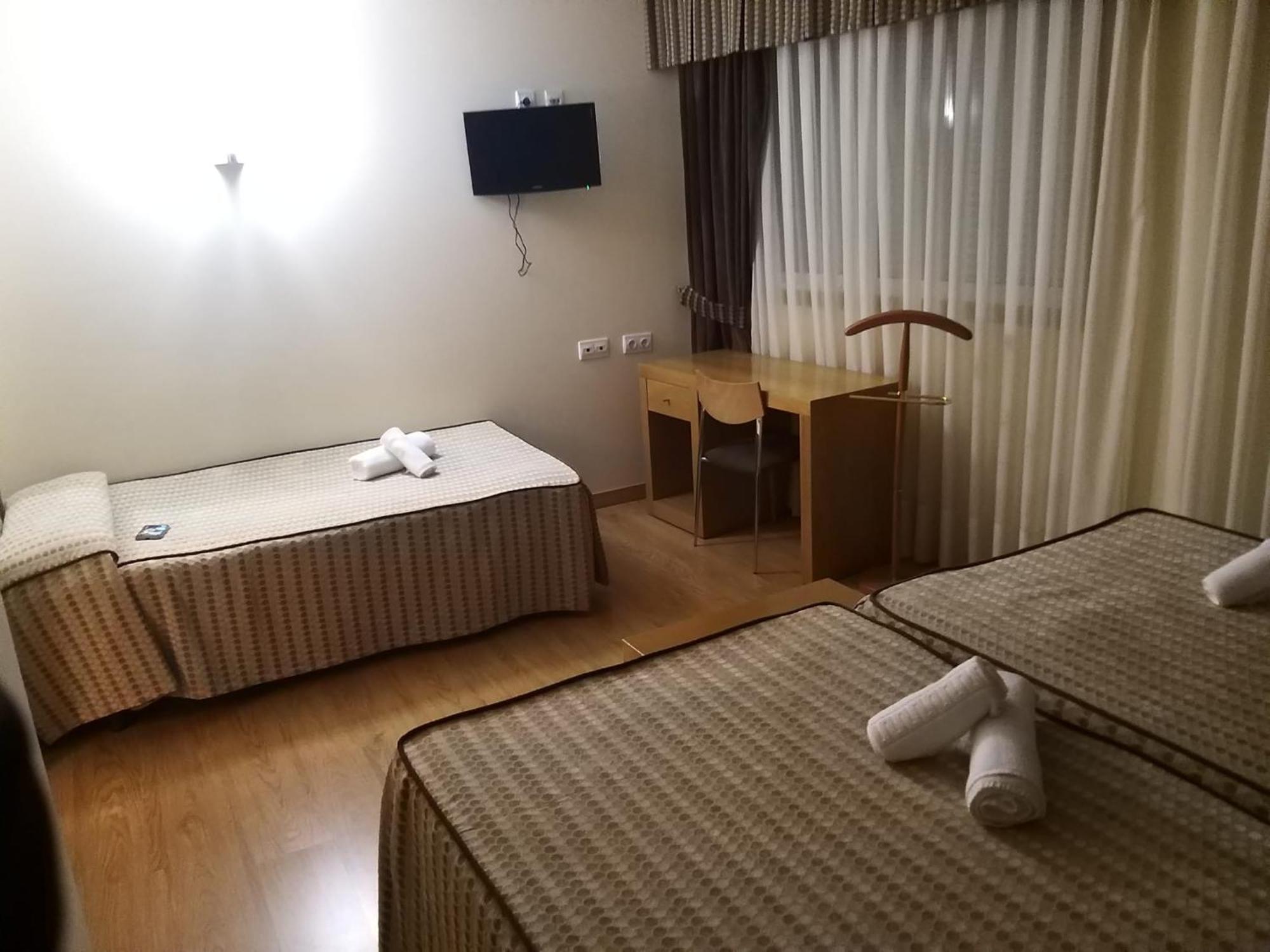 Hotel Condes De Lemos Espana มงฟอร์เต เด เลมอส ภายนอก รูปภาพ