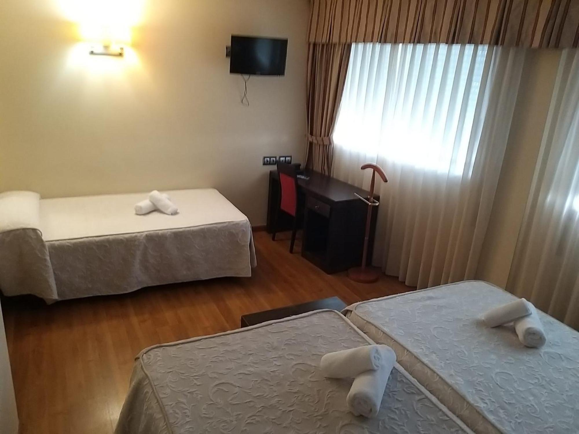 Hotel Condes De Lemos Espana มงฟอร์เต เด เลมอส ภายนอก รูปภาพ