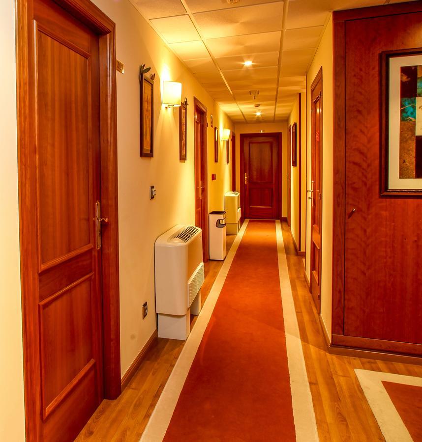 Hotel Condes De Lemos Espana มงฟอร์เต เด เลมอส ภายนอก รูปภาพ